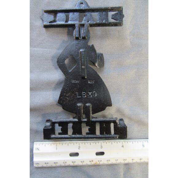 Vtg 6" Cast Iron Hang Here Cloth Pot Holder Key Holder Hooks Old Fashion Girl - Picture 3 of 6